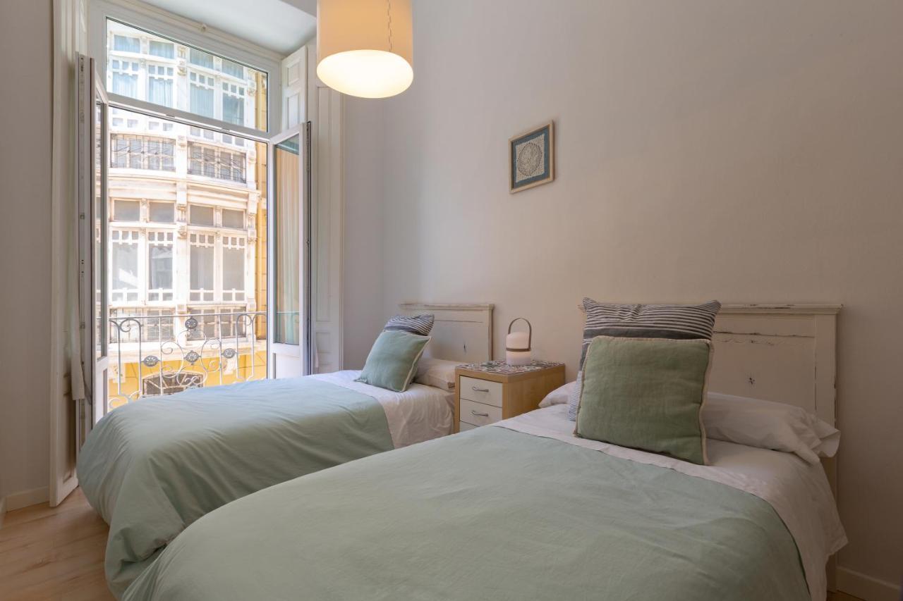 Luminoso Apartamento De Dos Habitaciones Con Vistas A Las Catedral Málaga Dış mekan fotoğraf